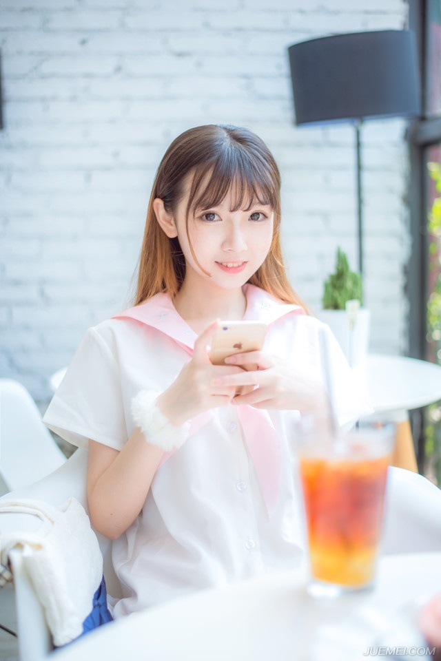 得知真相之后，魏延有些无奈，也有些咬牙切齿，这庞统也太疯了吧，若自己再慢一些，好不容易收服的十万大军，就得有一大半给废了，这到底谁才是武将？